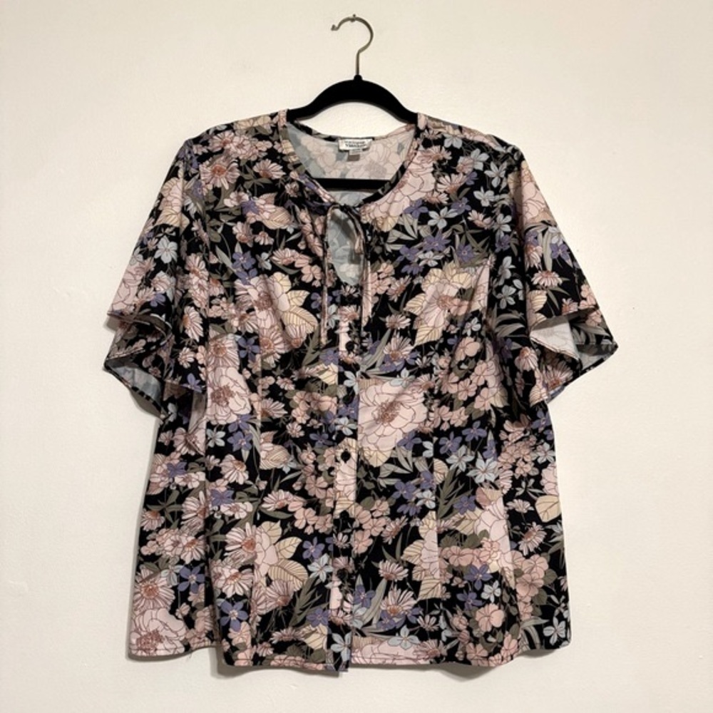 Unique Vintage Floral Button Down Keyhole Top - Size XL